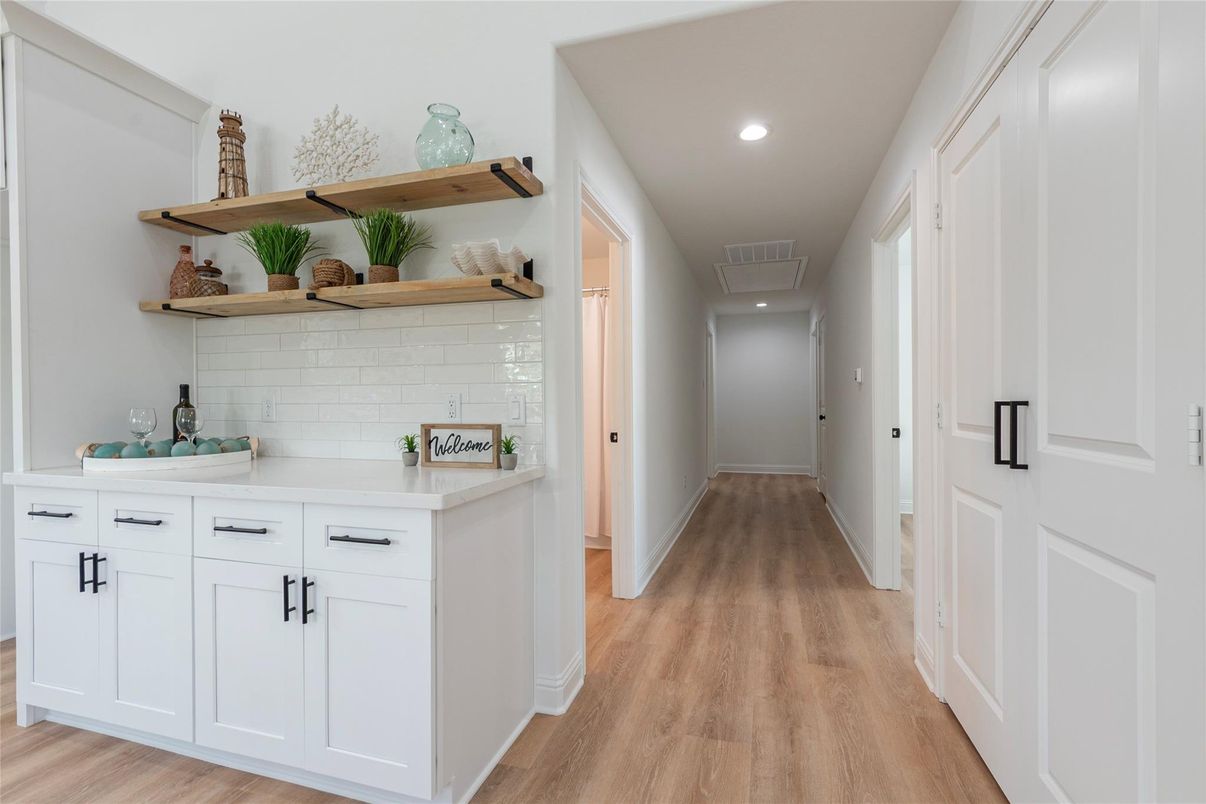 Interior, Recessed Lighting, Wood Texture Flooring