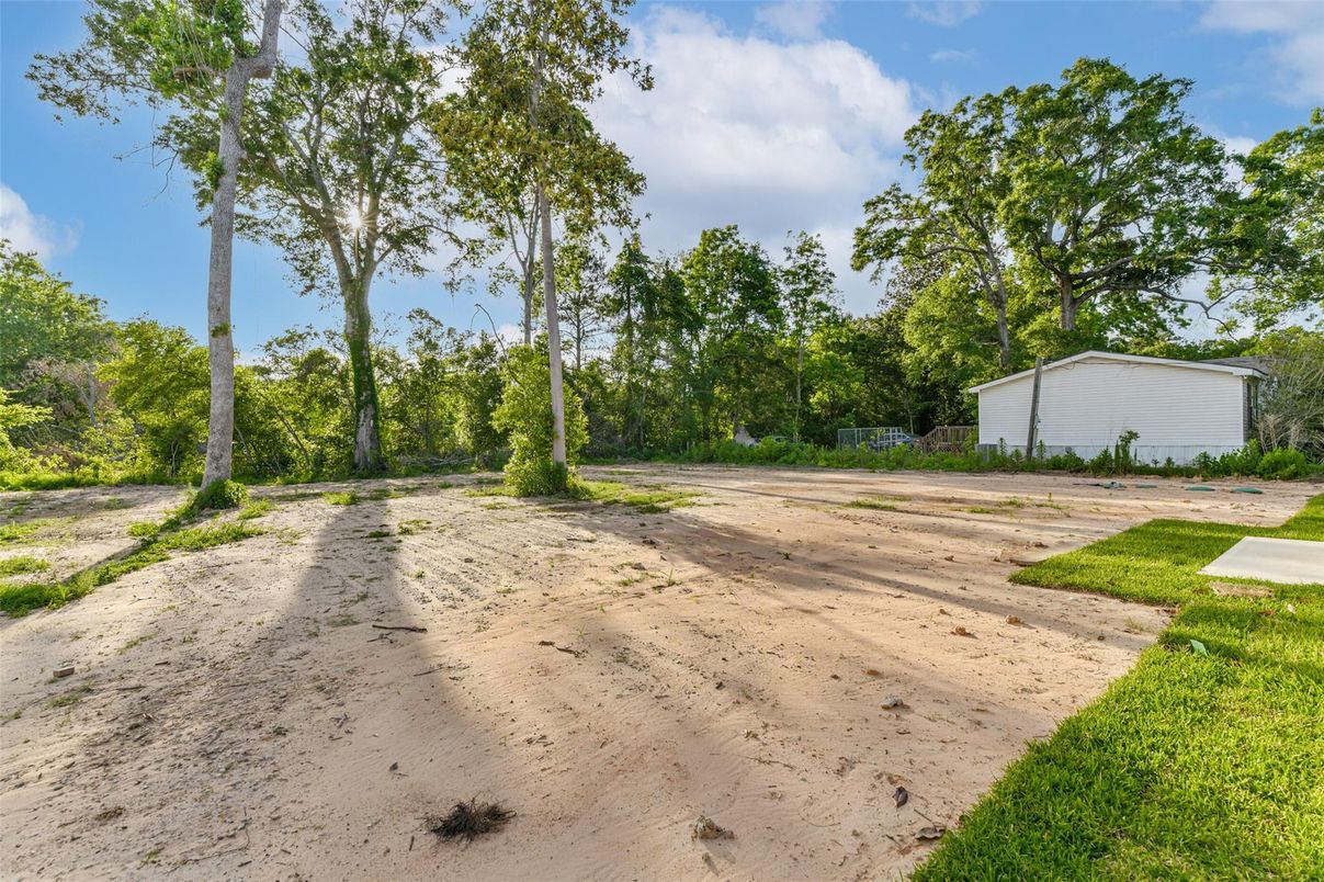 Backyard, Detached Garage, Exterior