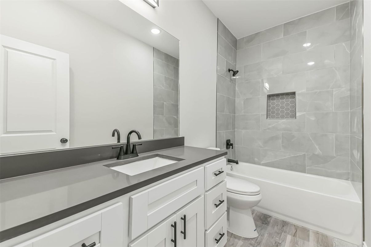 Bathroom, Interior, Recessed Lighting, Wood Texture Flooring