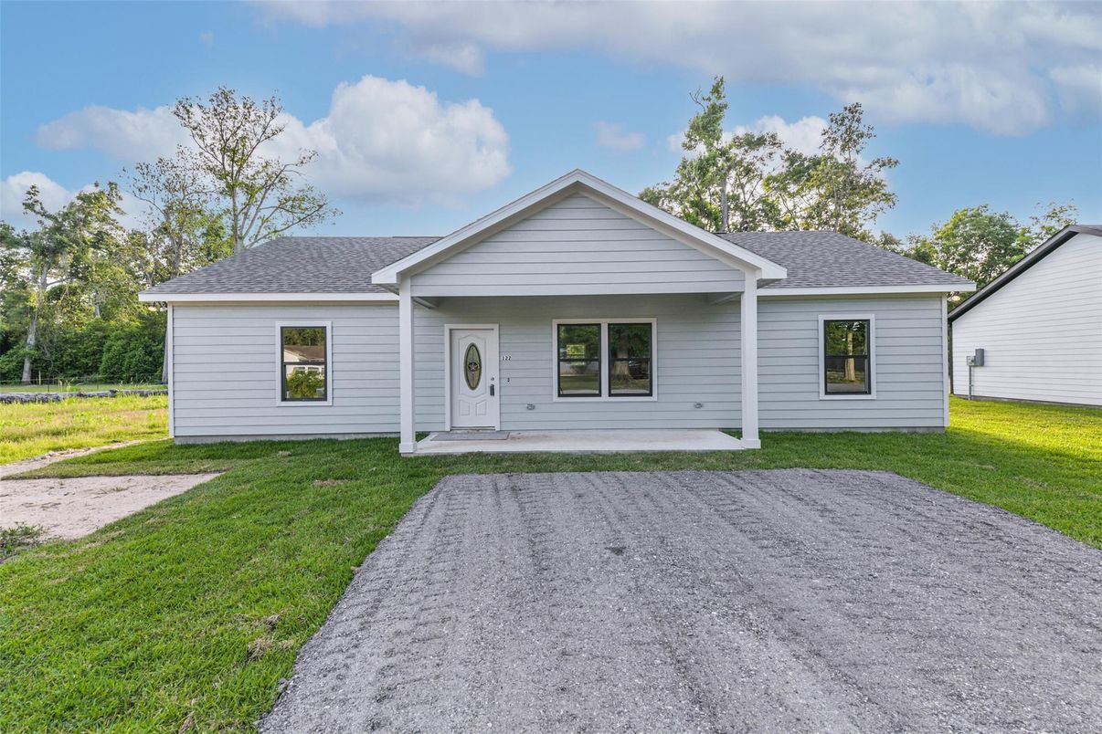 Backyard, Exterior, Facade, Ranch