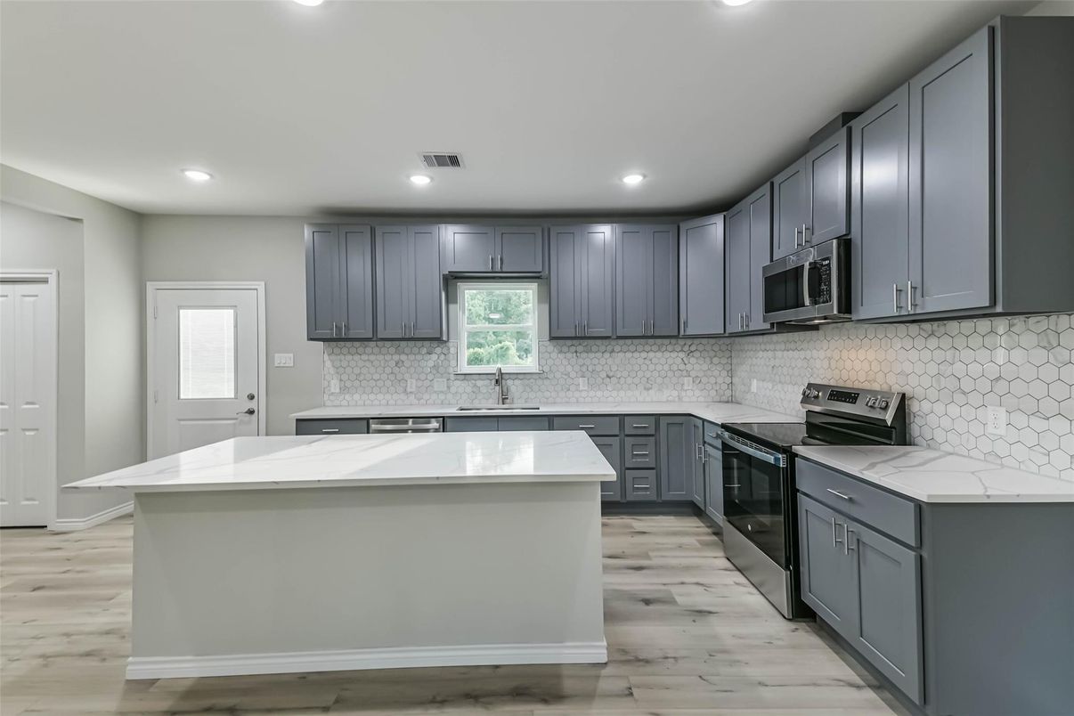 Interior, Kitchen, Recessed Lighting, Wood Texture Flooring