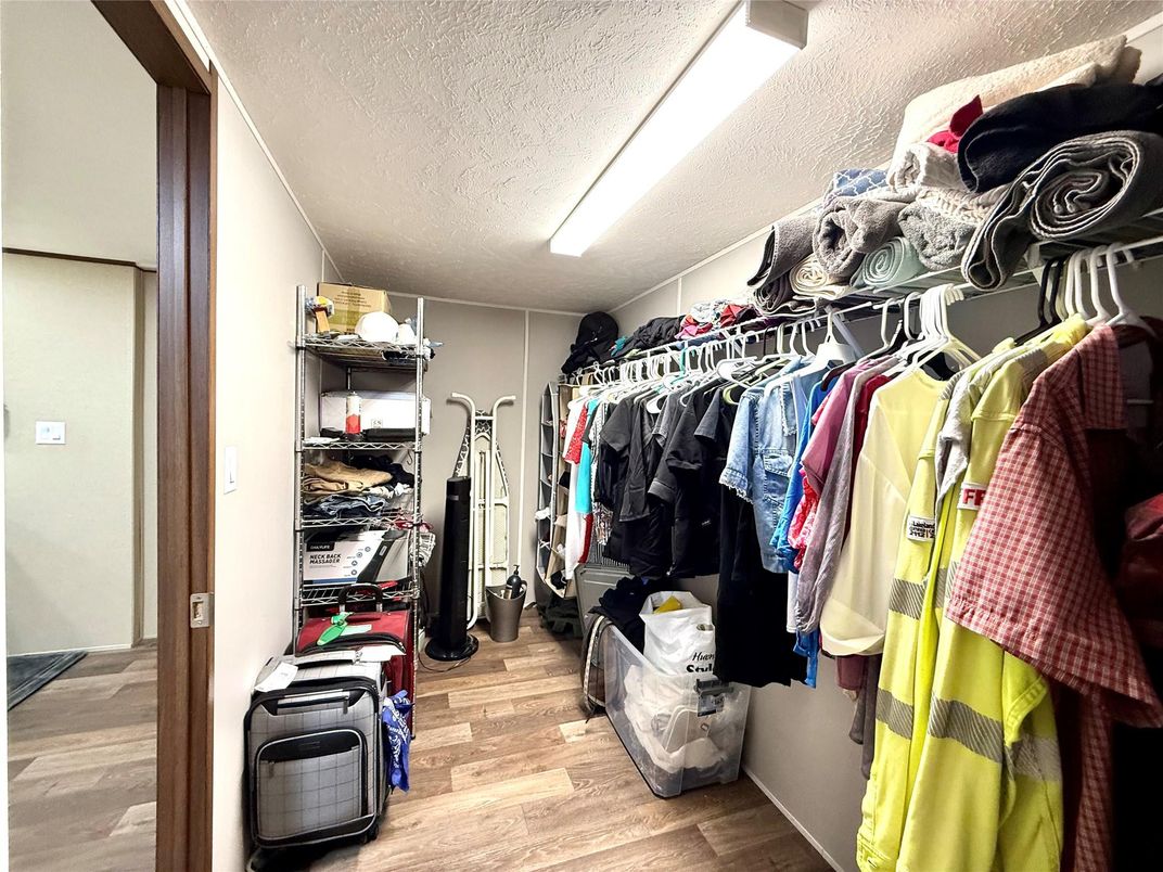 Interior, Walk-in Closets, Wood Texture Flooring