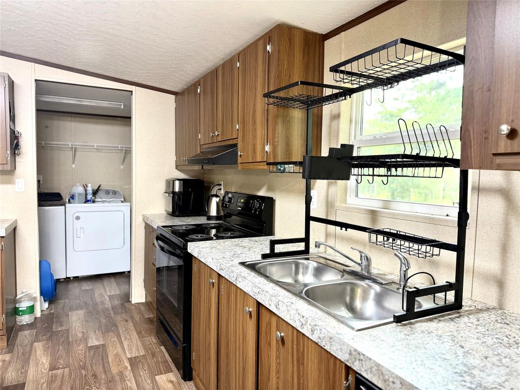 Interior, Kitchen, Washer, Wood Texture Flooring