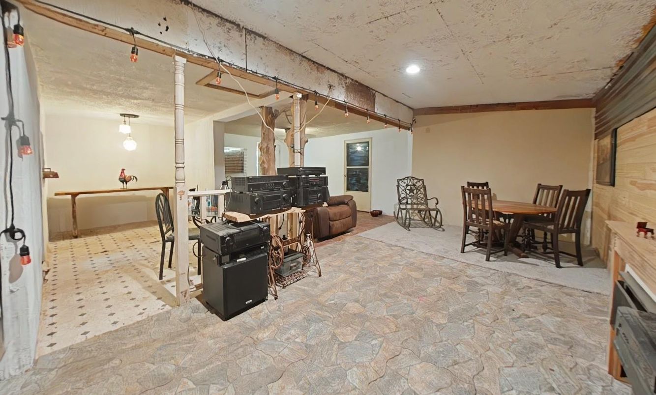 Dining room, Interior, Pendant Lights, Recessed Lighting