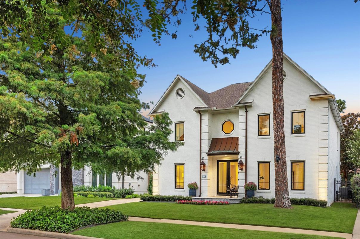 Attached, Exterior, Facade, Brick Facade, Farmhouse