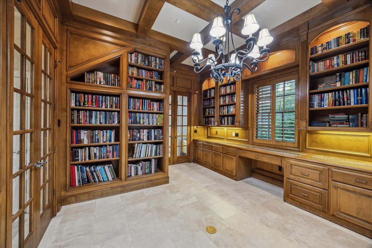 Chandelier, Home Office, Interior, Wooden Beams, Wooden Walls