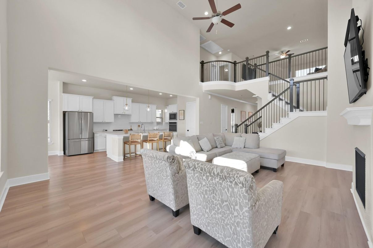 Interior, Kitchen, Living room, Pendant Lights, Recessed Lighting, Stainless Steel Appliances, Wood Texture Flooring