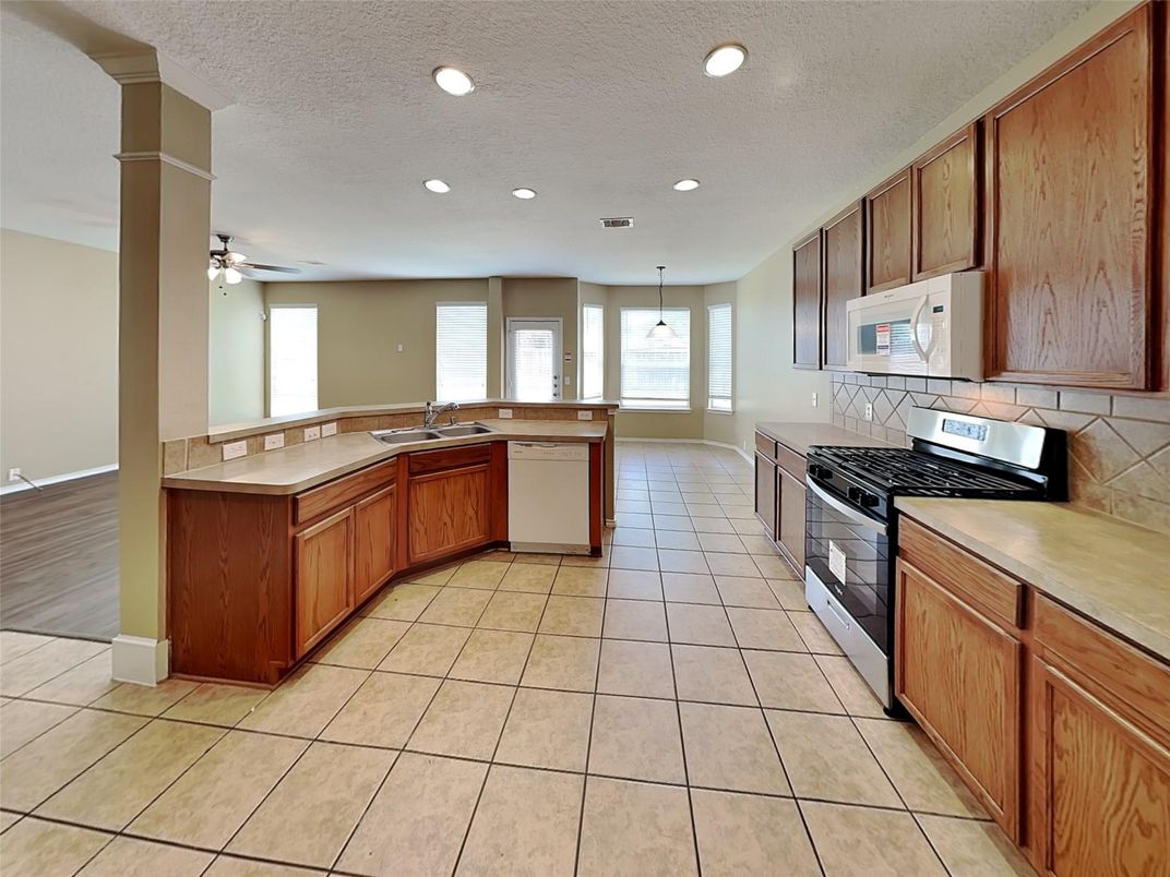 Interior, Kitchen, Pendant Lights, Recessed Lighting