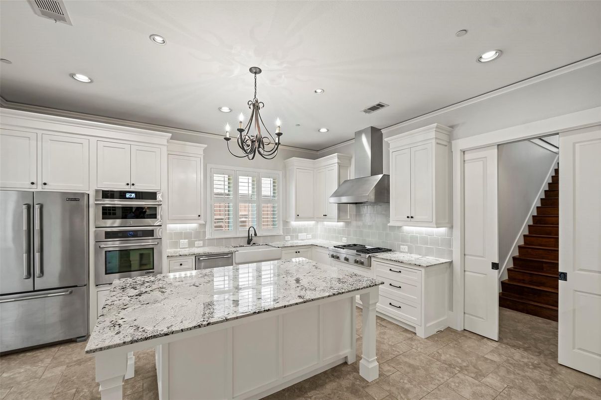 Chandelier, Interior, Kitchen, Recessed Lighting, Stainless Steel Appliances
