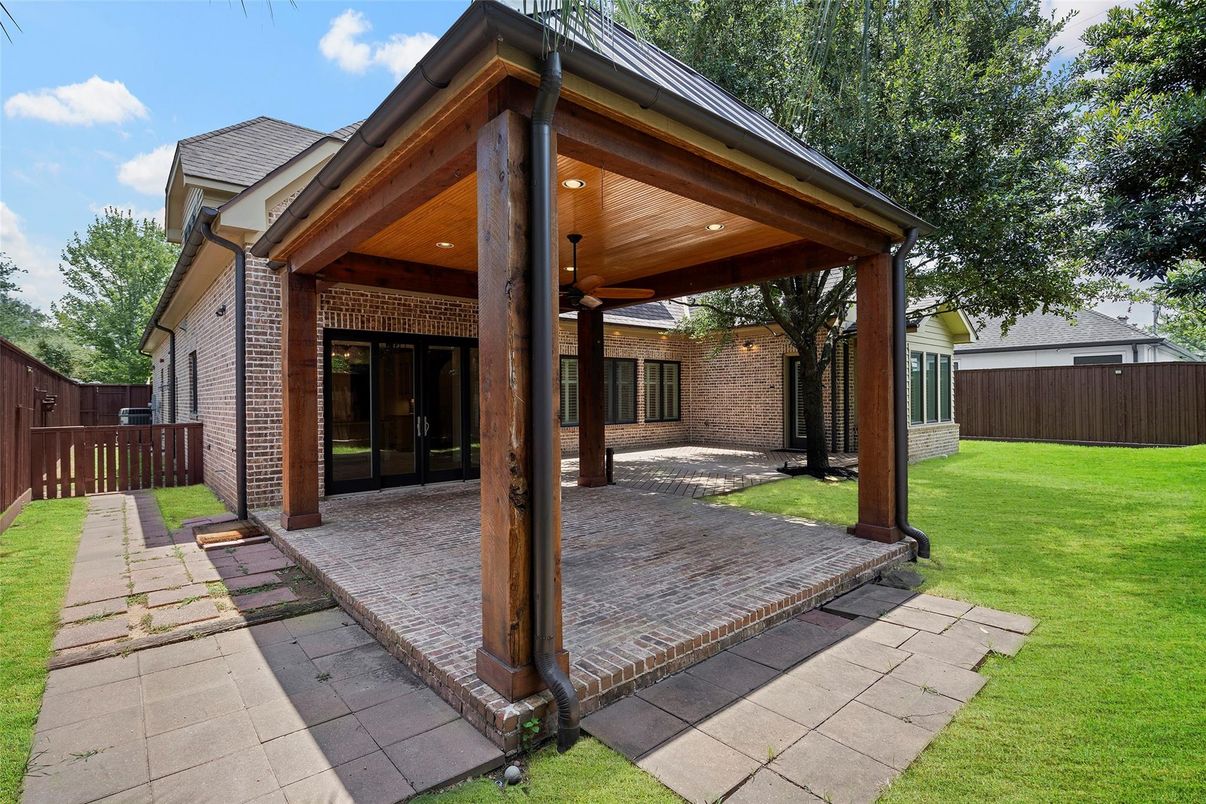 Backyard, Exterior