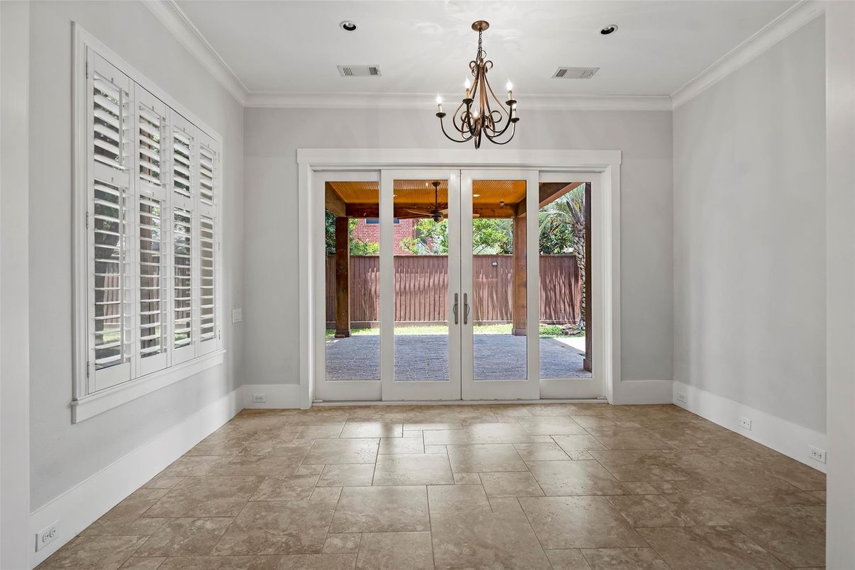 Chandelier, Empty room, Interior, Recessed Lighting