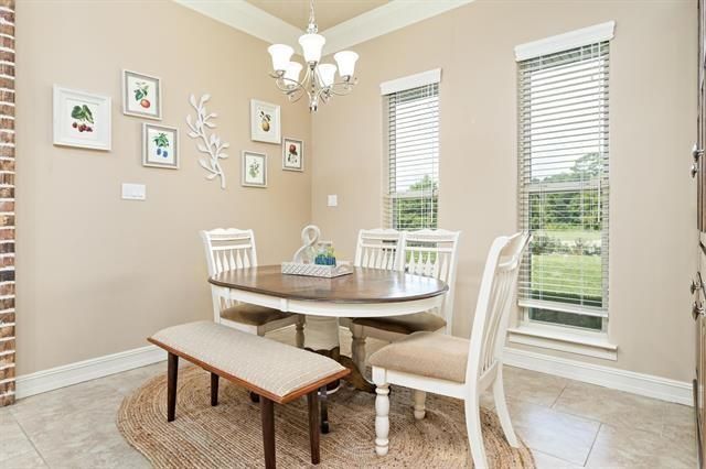 Chandelier, Dining room, Interior