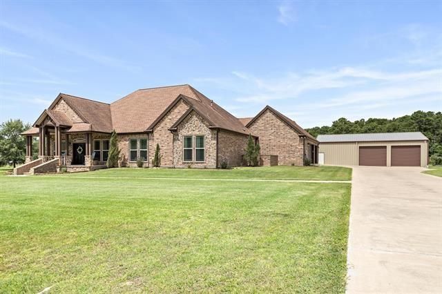 Attached, Backyard, Exterior, Facade, Brick Facade, Brick Traditional