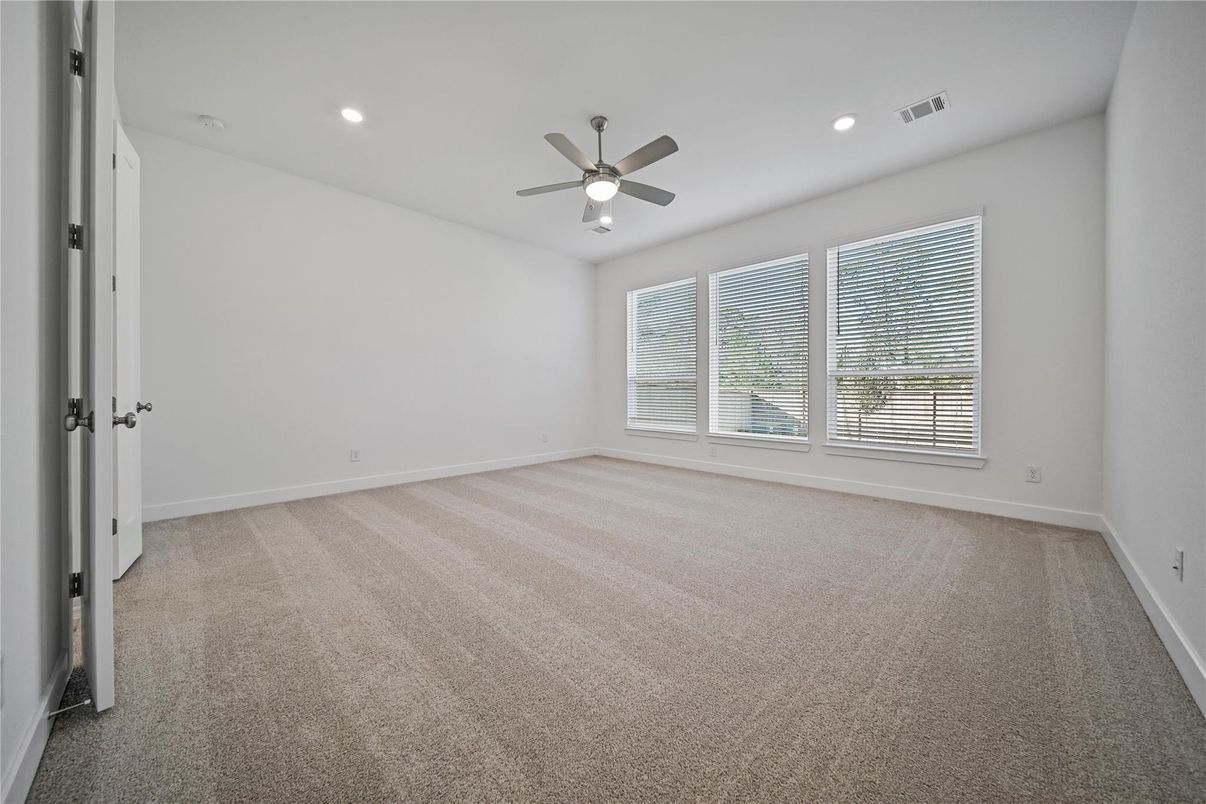 Empty room, Interior, Recessed Lighting