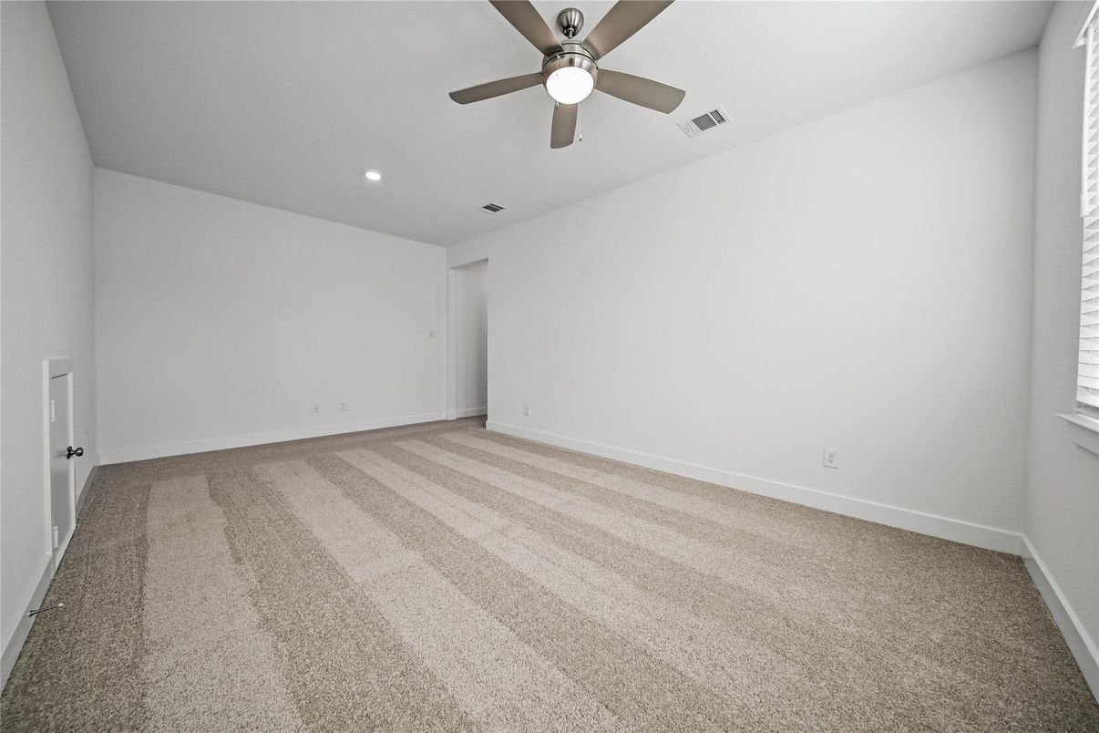 Empty room, Interior, Recessed Lighting
