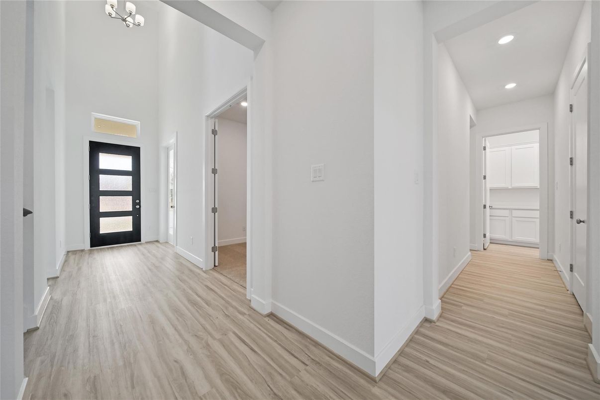 Interior, Recessed Lighting, Wood Texture Flooring