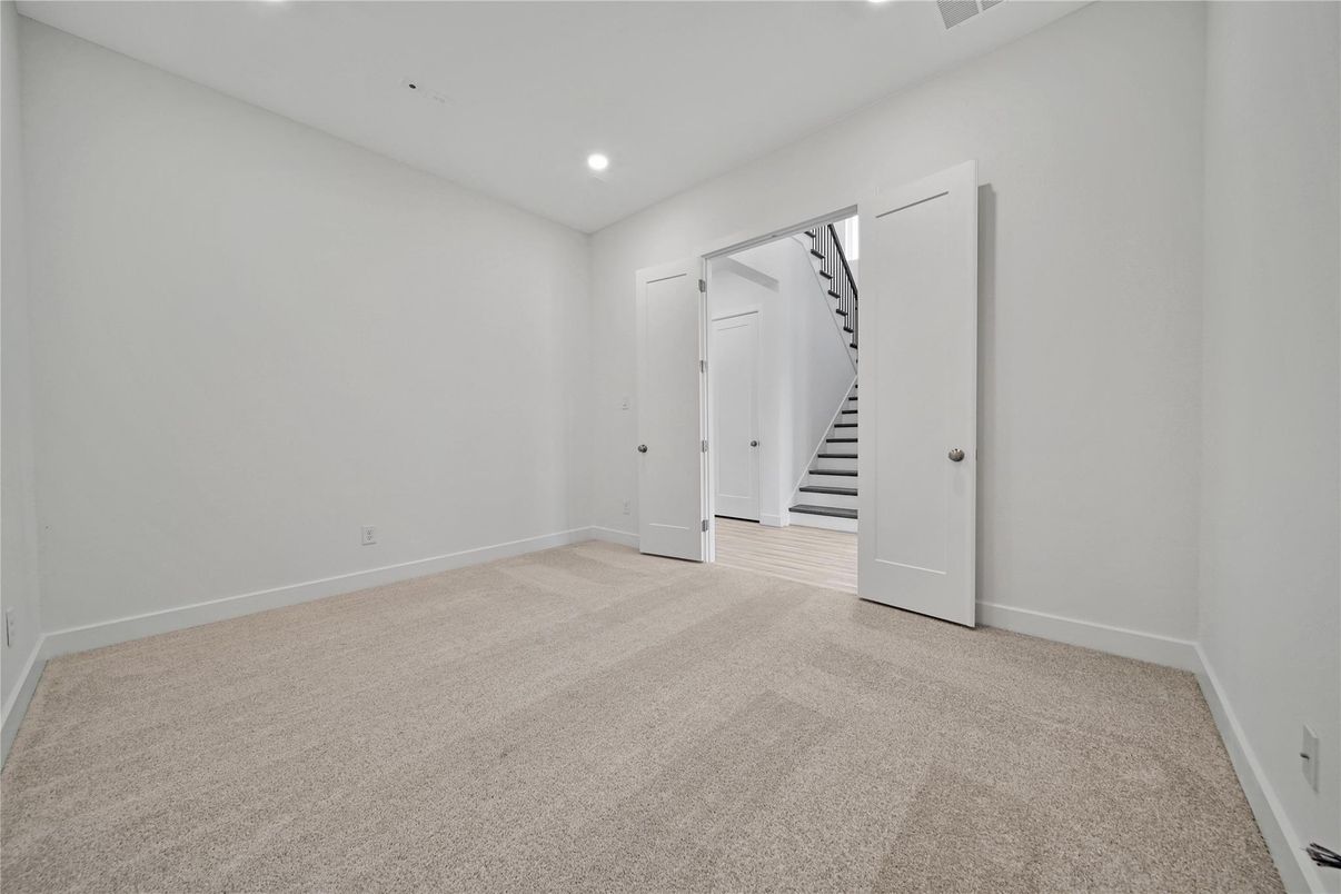 Empty room, Interior, Recessed Lighting