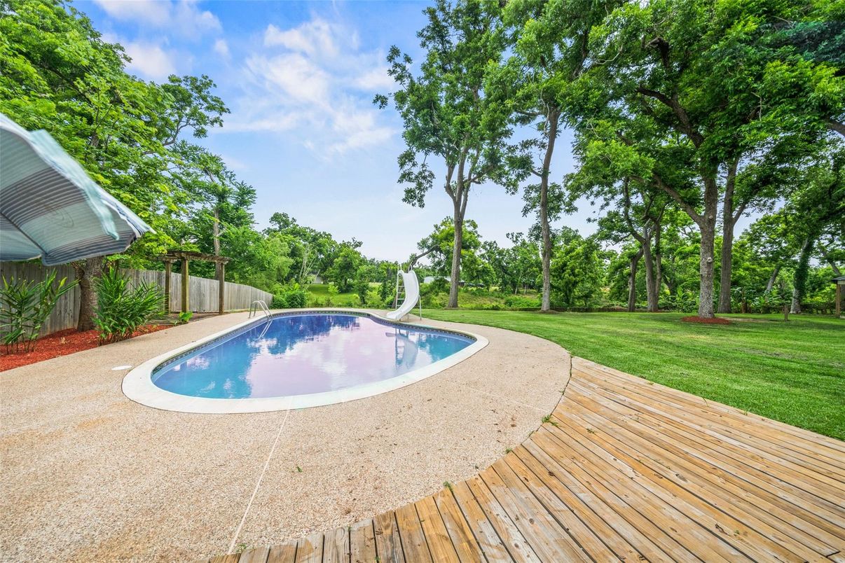 Backyard, Exterior, Pool