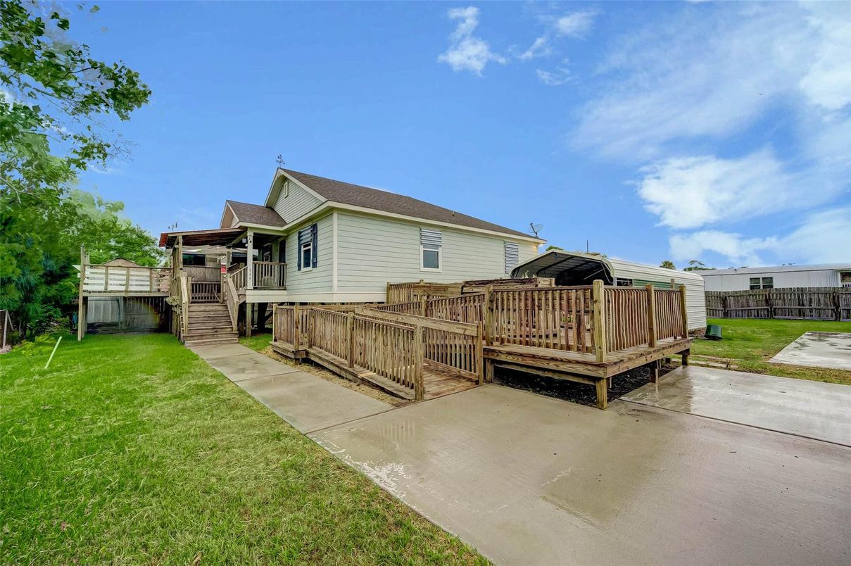 Backyard, Exterior