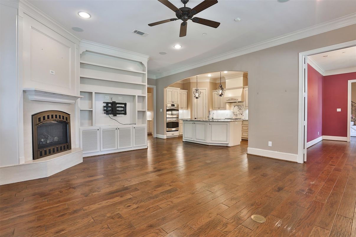 Fireplace, Interior, Kitchen, Recessed Lighting, Wood Texture Flooring