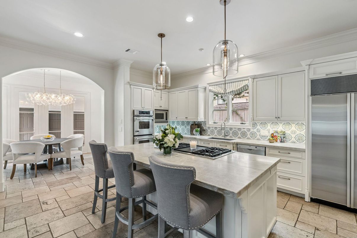 Chandelier, Dining room, Interior, Kitchen, Pendant Lights, Recessed Lighting, Stainless Steel Appliances