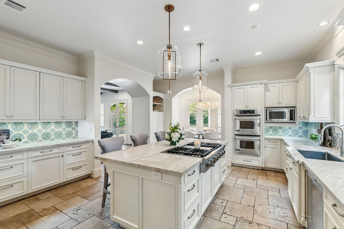 Interior, Kitchen, Pendant Lights, Recessed Lighting, Stainless Steel Appliances