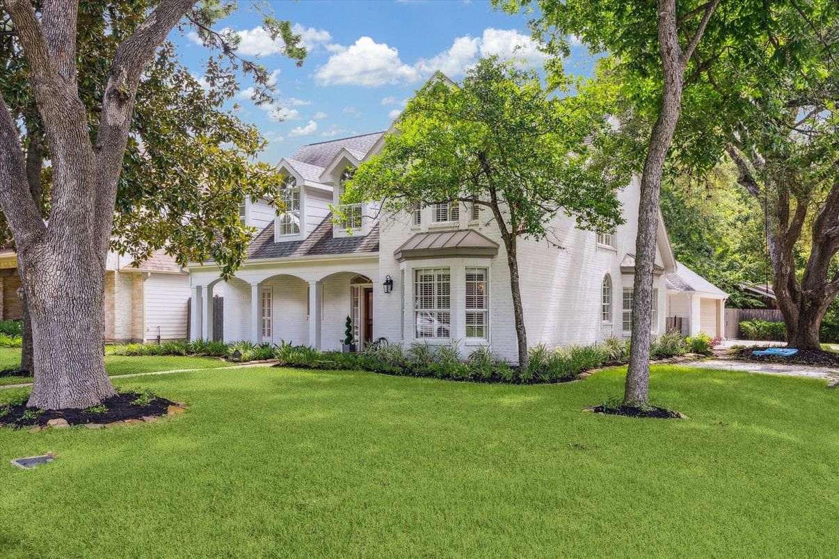 Backyard, Exterior, Facade, French Provincial