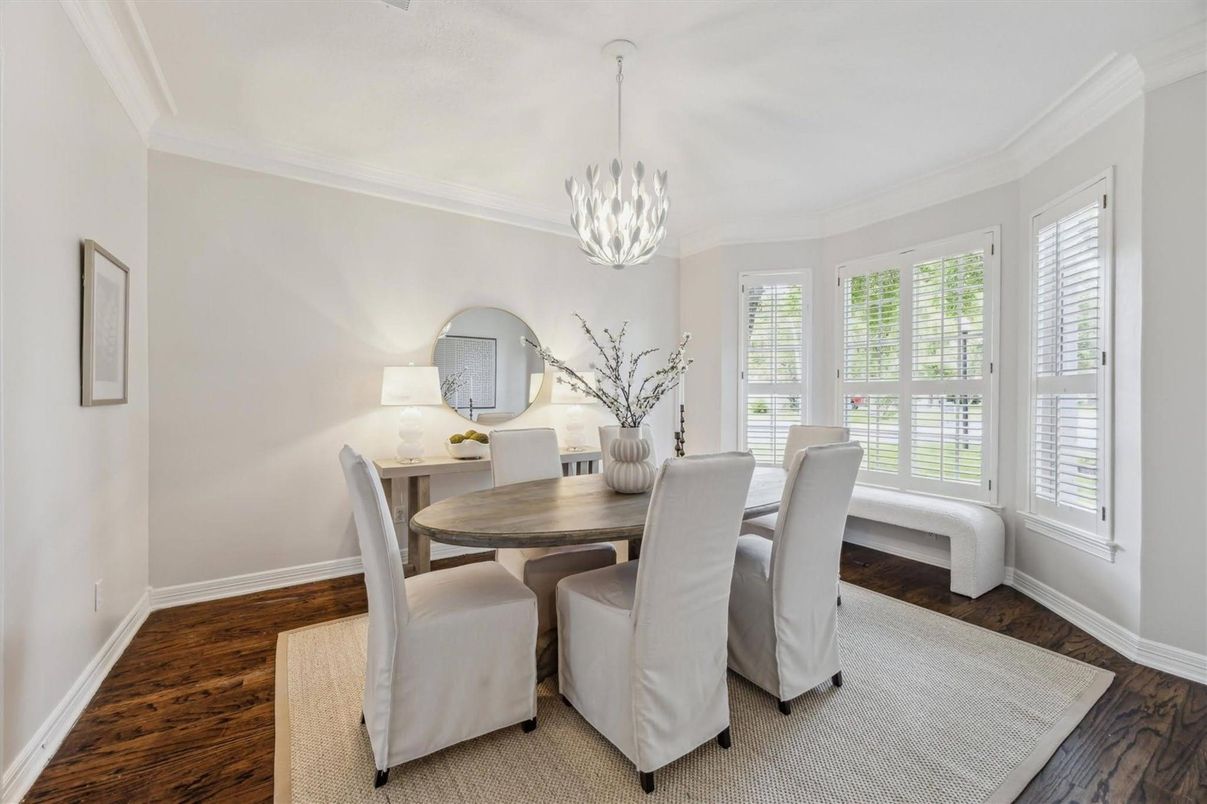 Chandelier, Dining room, Interior, Pendant Lights, Wood Texture Flooring