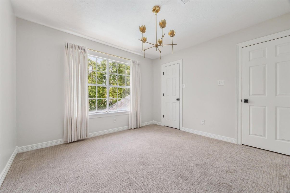 Chandelier, Empty room, Interior