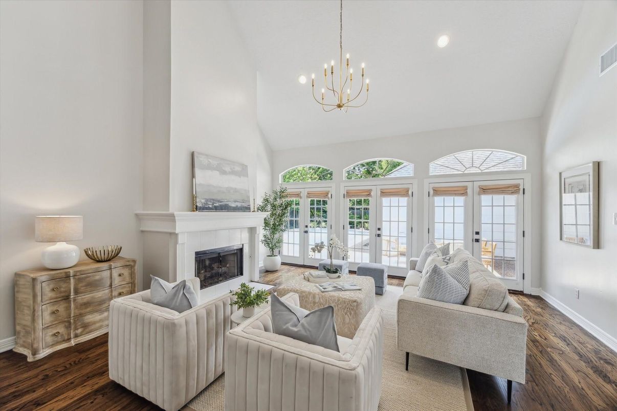 Fireplace, Interior, Living room, Pendant Lights, Recessed Lighting, Wood Texture Flooring