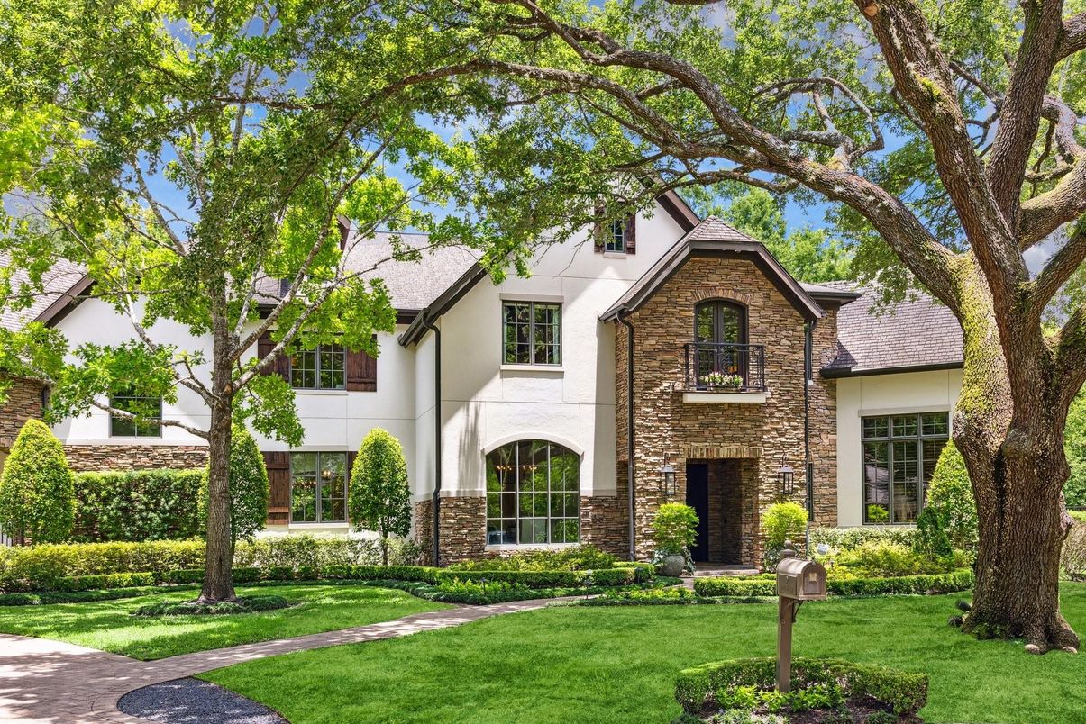 Exterior, Facade, Brick Facade, French Provincial