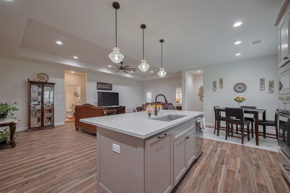 Dining room, Interior, Kitchen, Pendant Lights, Recessed Lighting, Wood Texture Flooring