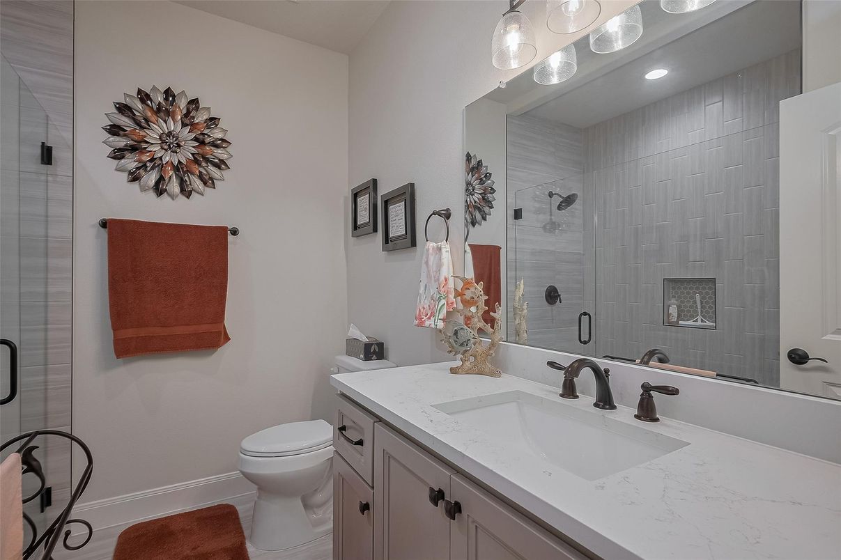 Bathroom, Interior, Recessed Lighting