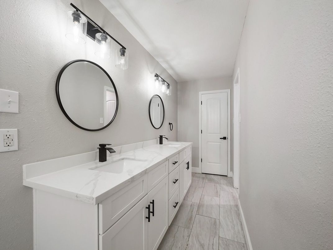 Bathroom, Dual Sink Vanities, Interior, Wood Texture Flooring