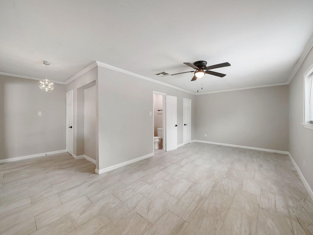 Chandelier, Empty room, Interior
