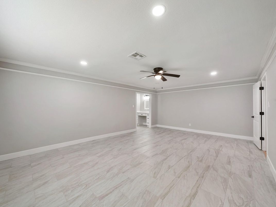 Empty room, Interior, Marble, Recessed Lighting