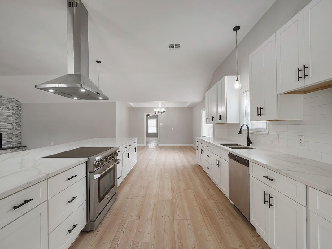 Interior, Kitchen, Pendant Lights, Wood Texture Flooring