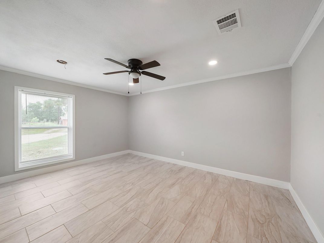 Empty room, Interior, Recessed Lighting