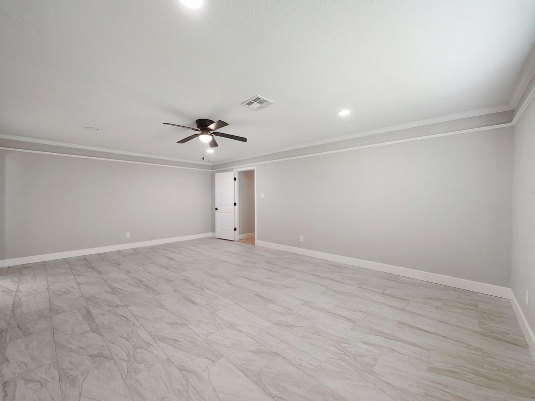 Empty room, Interior, Marble, Recessed Lighting