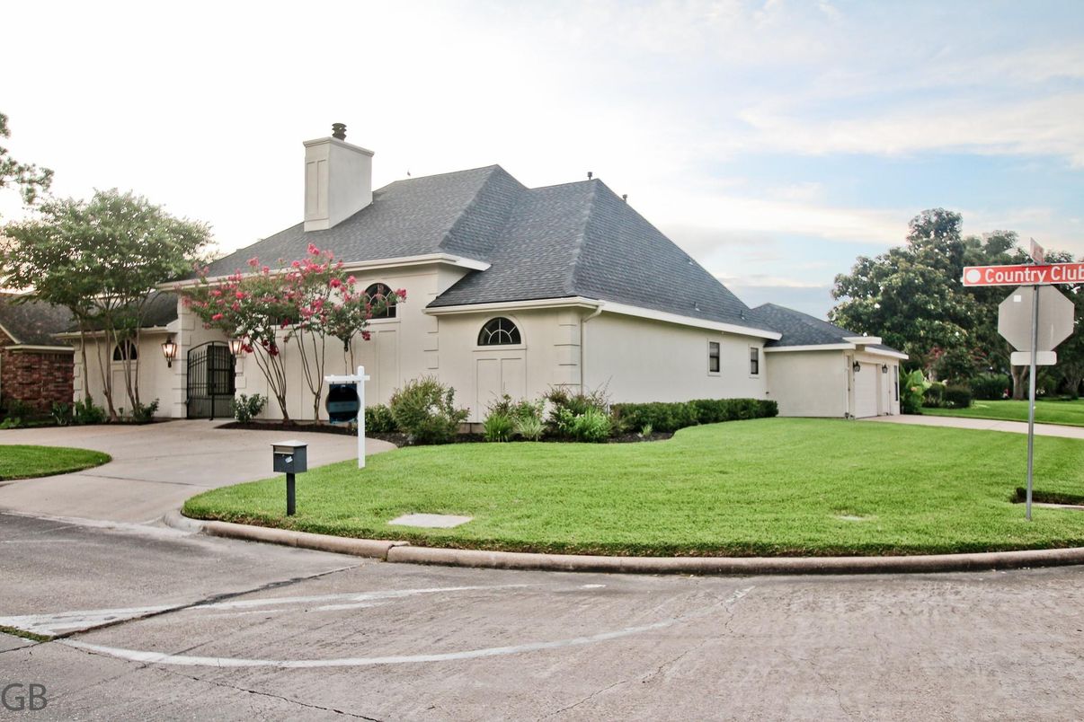 Backyard, Exterior, Facade, French Provincial