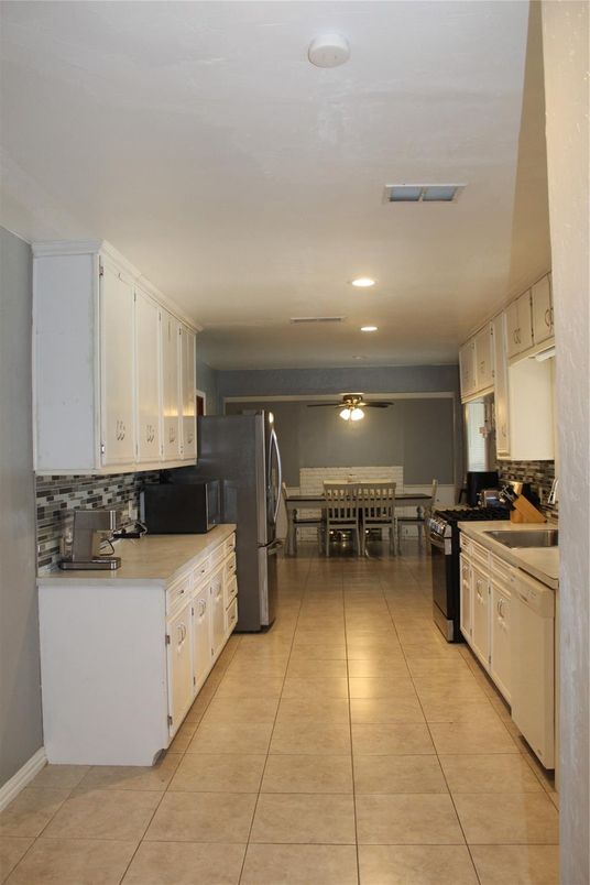 Dining room, Interior, Kitchen, Recessed Lighting