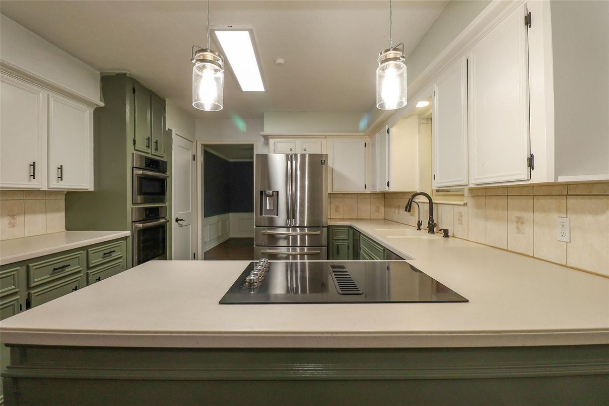 Interior, Kitchen, Pendant Lights, Stainless Steel Appliances
