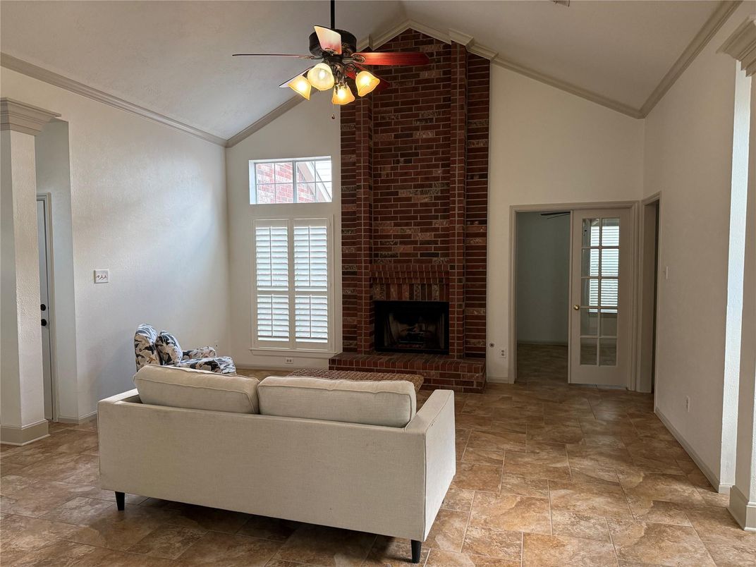 Interior, Kitchen, Pendant Lights, Stainless Steel Appliances