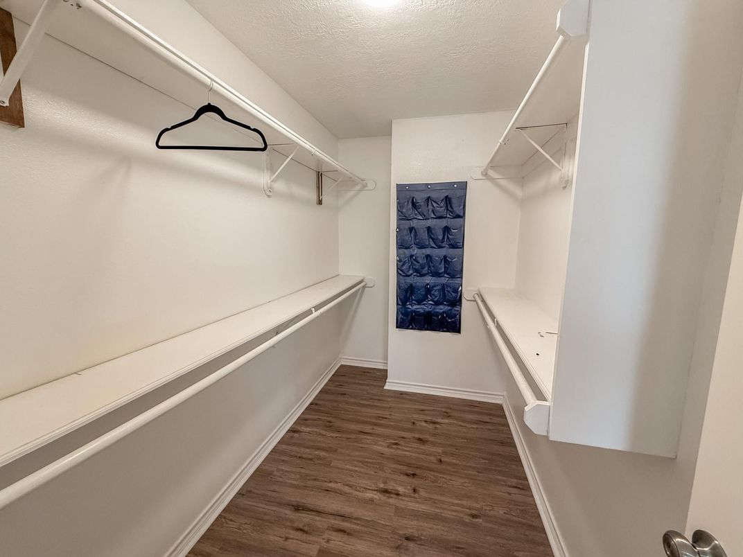 Interior, Walk-in Closets, Wood Texture Flooring