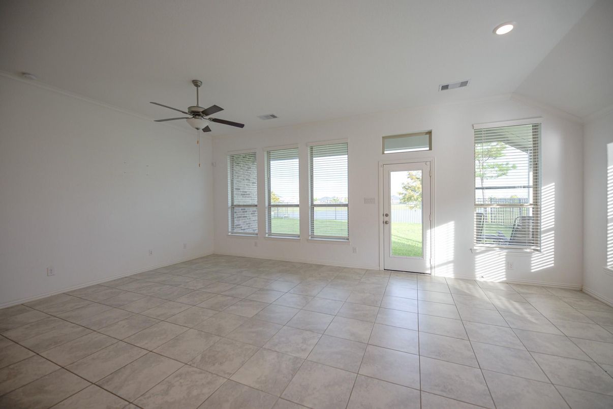 Empty room, Interior, Recessed Lighting