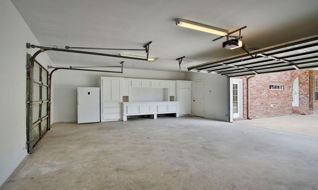 Garage, Interior, Stone Walls