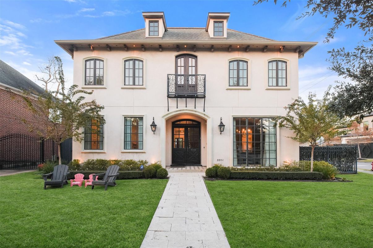 Backyard, Exterior, Facade, French Provincial