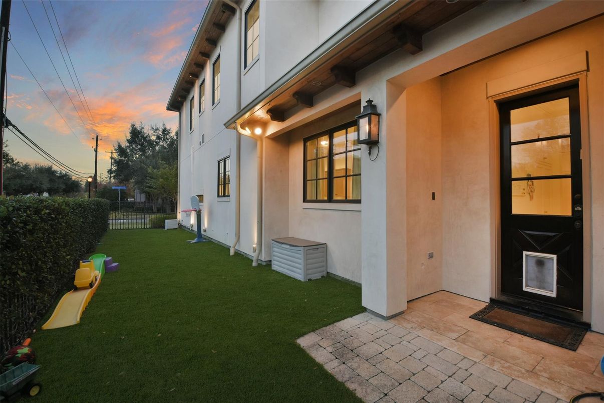 Backyard, Exterior, Playground