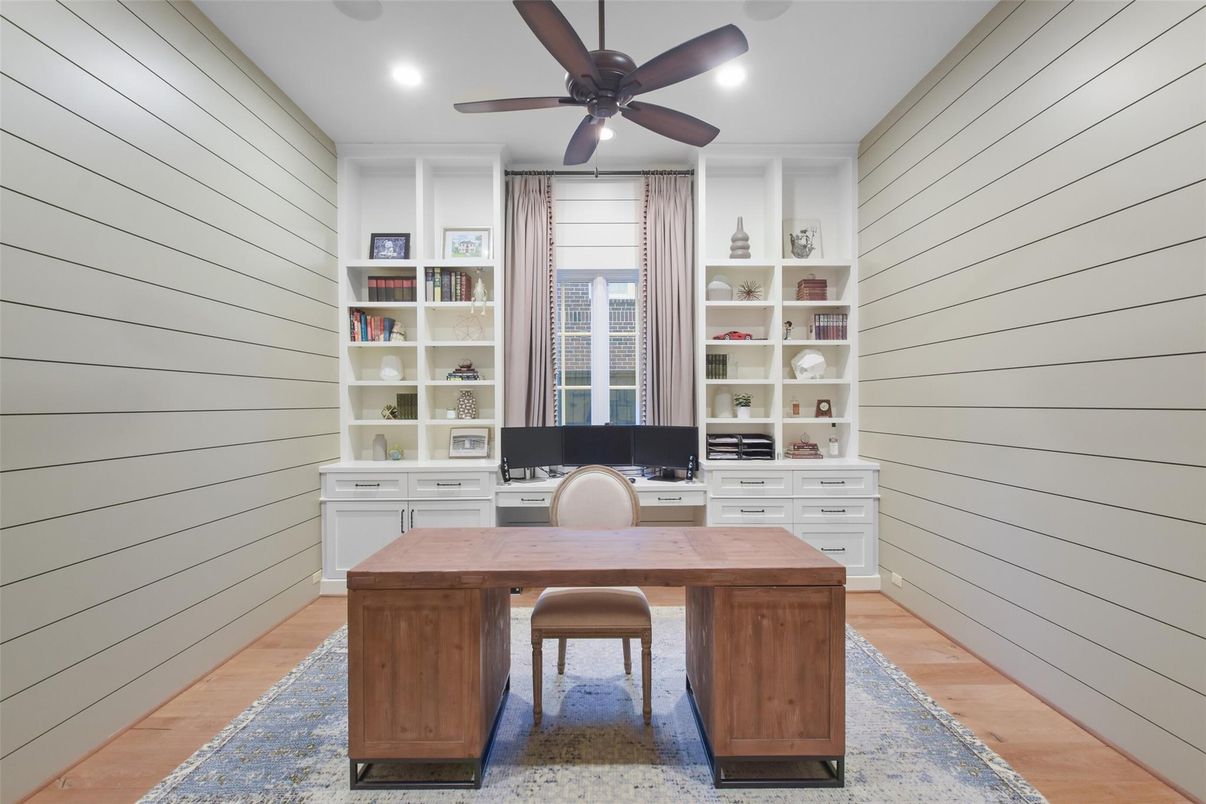 Home Office, Interior, Recessed Lighting, Wood Texture Flooring