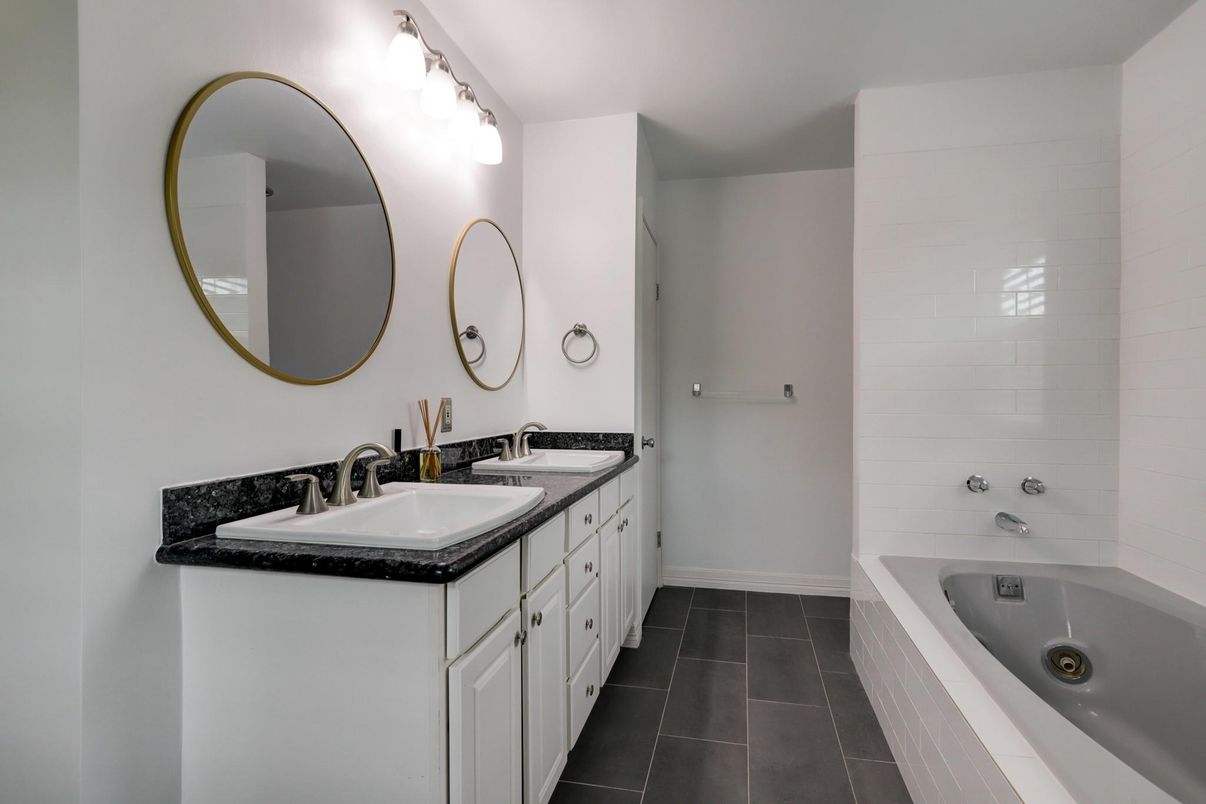 Bathroom, Dual Sink Vanities, Interior